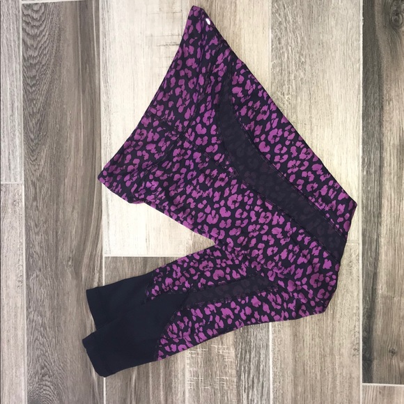 Lululemon Drop it Like it’s Hot Cheetah leggings 8 - Picture 2 of 4